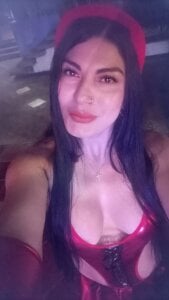 __Aysha Public Pic 2