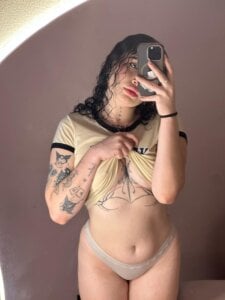 Danee_19_ hello guys🫣 Pic