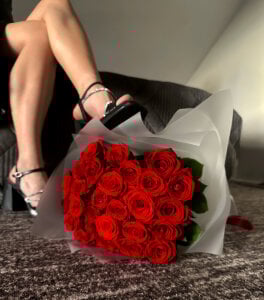 Marie_Fitch Roses at My Feet 🌹 Kuva
