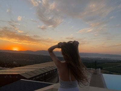 DaisyEmbury Public Pic 2