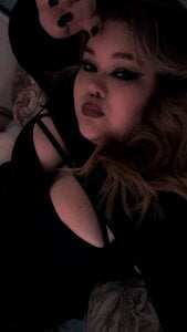 HoneyEmily Public Gambar 8