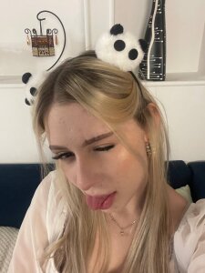 MonaChasey Hello! Pic 6