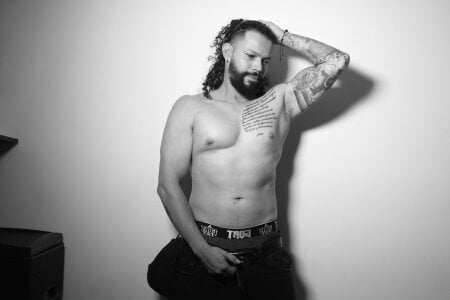 AlukardBig Wow Foto 2