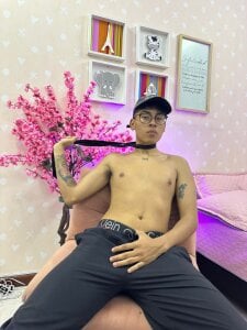 Willow_Pearl boy is me Pic 3