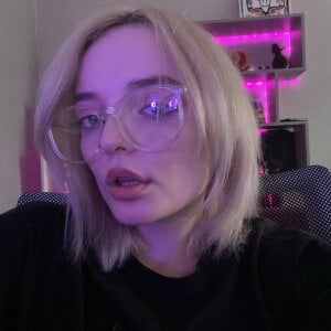 aka_Blonde Public Kuva 3