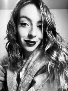 MOLLY4444 Public Pic 3