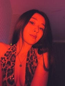 HannaRosie_ red room Pic 2