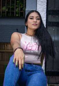 AndreaKlum Public Pic