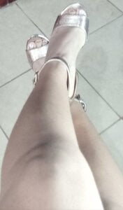 Rosita99 "My heels are a secret weapon, an ally to enhance my figure and attract attention👠🥿 Pic
