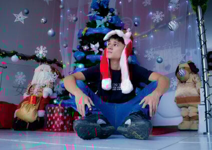 Aron_Boyy Christmas 2025 Poză 2