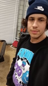 MoneyMAKESmeCUMMM Public Pic 4