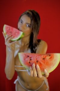 liagirl_cuteSweet, Wet & Ready for the New Year 🍉 Bild 4