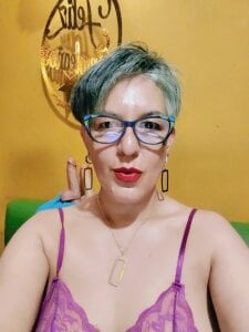 ilonna2025 Kisses Pic