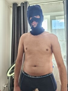 Strongdick210 Public Pic 4