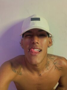 Michaell🌌☄️ de GREEN_BOYS  5 photos