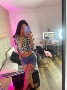 naomy_rain Skin whispers Pic 6