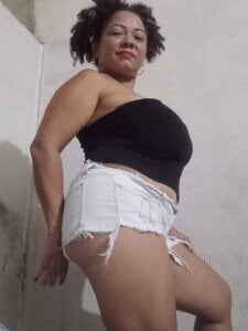 milf_1232 Public Pic 4