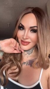 Layla-Wattson MILF'S FACE  2. fénykép