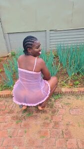 juicy-ass Public Pic 6