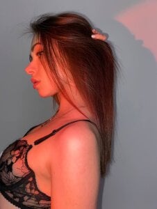 Aprill_Lin Public Pic 6