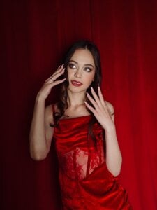 UliaNeer cutie ulia in red💃🏻 Foto