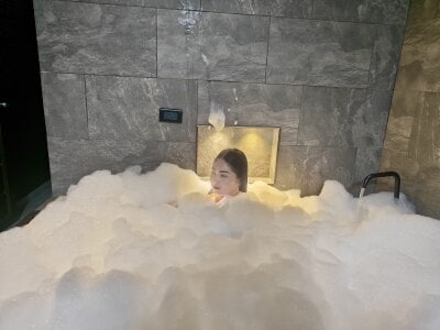 Amelia_laurent: Bubble bath🫧🫧🫧🫧🛁 ( фото)
