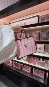 Mia_shy1 A little beauty Immagine 