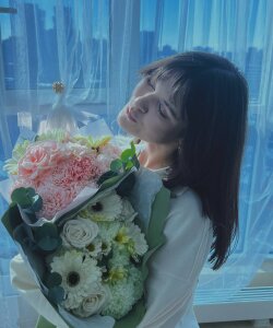 Zdjęcia DelindaToste me with flowers:  3