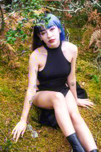 Anne_Dark Public Pic 6