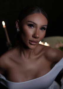 AvaHeathWhat happens after midnight 👀 Bild 6