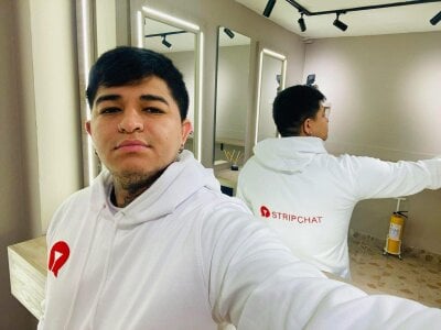 Strip_Chat_Col Public Pic 3