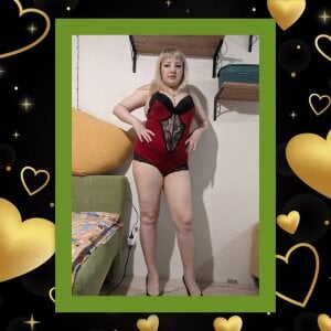 wear red on Valentine's Day 💘💘💌 de stefanyharper16  4 photos