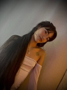 Rouse_Monroe cute and warm Pic 4