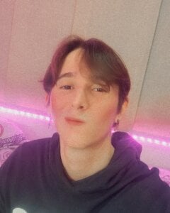 Aaron_LatinMen2 Public Pic 5