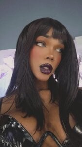 NaomiSteward My curves tell stories your hands would love to read 💋 Pic 5