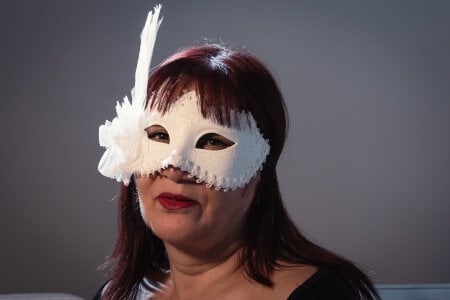 Savvanahh Mask photo session white 🎭 Pic