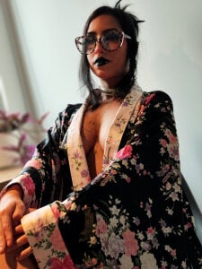 Nyx_Blackmoon Black kimono. Dark lips. Calm energy Pic 6