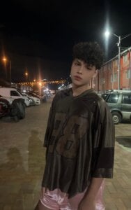 dani_angels__ Hot in the street  3টি ছবি