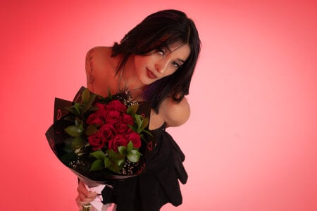 _salomeemill a little sexy because shy Foto 2