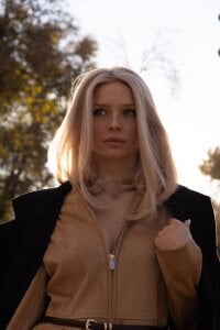 alice_wond autumn walk 🥰 Pic