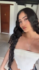 Pack light, I have plans for us 😉 od lara_madisson  2 snímek