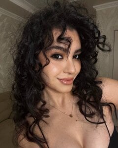 GemmaGlory The Magic of Curls 🤞 Pic 4