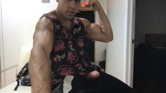 BigMuscleGuy28 sup Pic 2