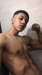 RickyEbony Do you like the view from down there? Foto