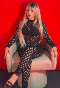 VeronicaCream_ Public Pic 5