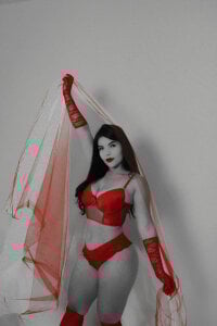 ValeriaRoldanX red, like the desire I have for you Pic 4