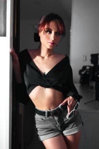 luci_miller Do you want to smoke with me? Pic 3