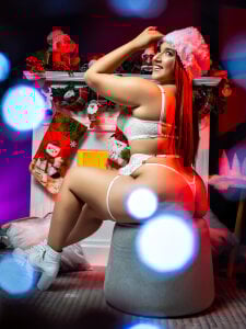 Lilly_Peach22 Merry Christmas - 2025 W. Lingey Pic 3