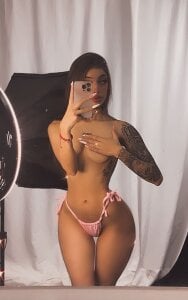 Andrea_flow 🖤🌻 slika 2