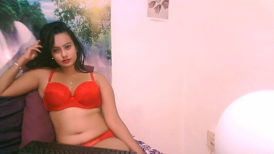 IndianMsFlirt01 Public Pic 6